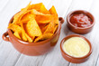 Tortilla Chips mit zweierlei Dip