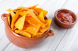 Tortilla Chips mit Salsa Dip
