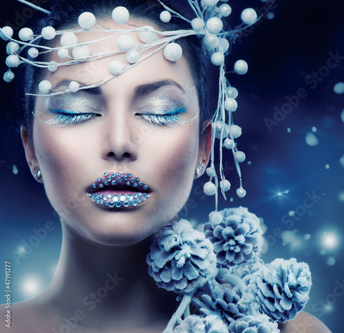 Photo: Winter Beauty Woman. Christmas Girl Makeup Winter Beauty Woman. Christmas Girl Makeup