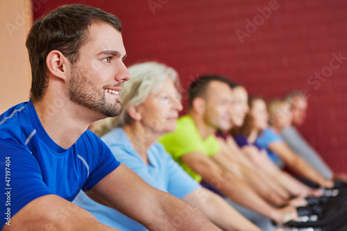 Photo: Gruppe im Spinningkurs Gruppe im Spinningkurs