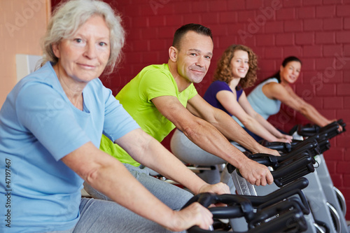 Photo: Fitnesstraining mit Spinning Fitnesstraining mit Spinning