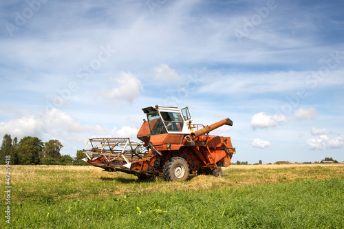 Photo: old grain harvester old grain harvester