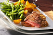 Foto: Pfefffersteak mit Bohnen und Kartoffel Wedges Pfefffersteak mit Bohnen und Kartoffel Wedges