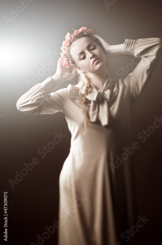Photo: portrait of young woman portrait of young woman