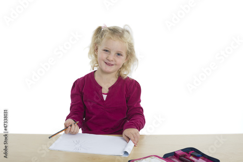 Photo: Kind mit Malstift Kind mit Malstift