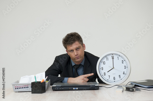 Photo: 8 heures au travail - fatigue 8 heures au travail - fatigue