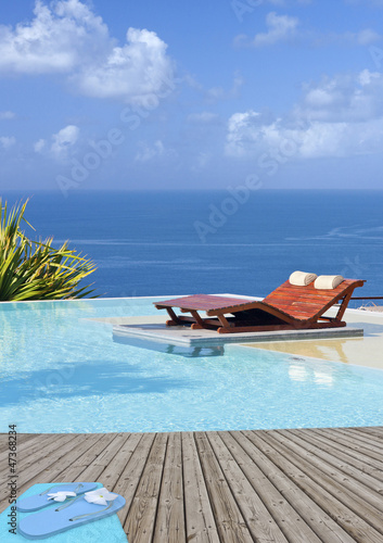 Photo: piscine tropicale à débordement piscine tropicale à débordement