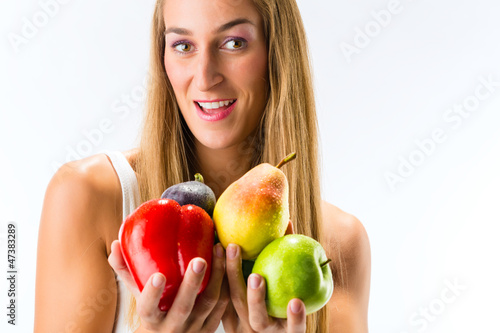 Photo: Gesunde Ernährung - Frau mit Obst und Gemüse Gesunde Ernährung - Frau mit Obst und Gemüse