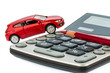 Auto, Rotstift und Taschenrechner