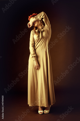 Photo: portrait of young woman portrait of young woman