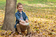 Foto: Enfant jouant du djembé Enfant jouant du djembé