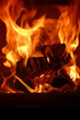 Feuer im Kachelofen