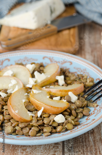Photo: Lentil salad with caramelized pears and blue cheese Lentil salad with caramelized pears and blue cheese