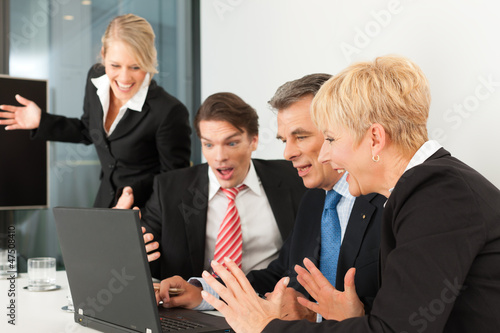 Photo: Business - Besprechung in einem Büro Business - Besprechung in einem Büro