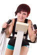 Flippiger Teenager beim Ergometertraining