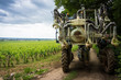 traitement chimique dans les vignes