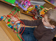 enfant à la ludothèque
