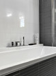 Photo: dettaglio della vasca da bagno in un bagno moderno dettaglio della vasca da bagno in un bagno moderno