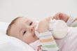 Baby mit Fläschchen