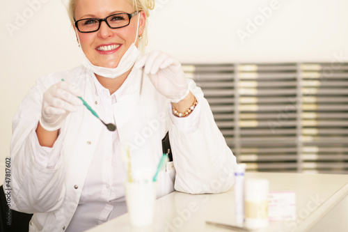 Photo: junge Zahnärztin junge Zahnärztin