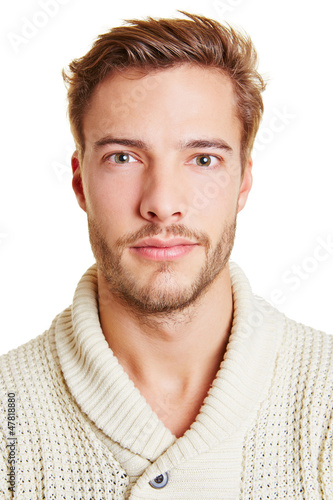 Photo: Junger Mann von vorne Junger Mann von vorne