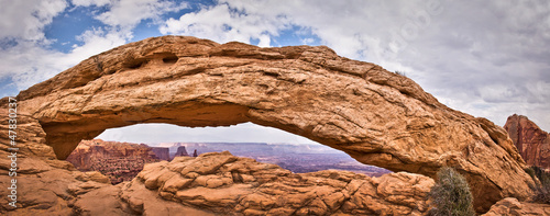 Photo: Mesa Arch, Canyonlands National Park - Utah, USA Mesa Arch, Canyonlands National Park - Utah, USA
