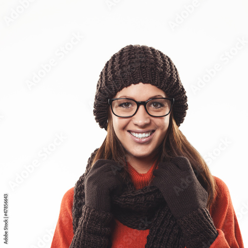 Photo: Frau mit braunem Schaal und Wintermütze Frau mit braunem Schaal und Wintermütze