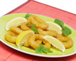 Gebackene Tintenfischringe mit Zitrone