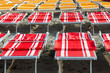Foto: red and yellow beach chairs red and yellow beach chairs
