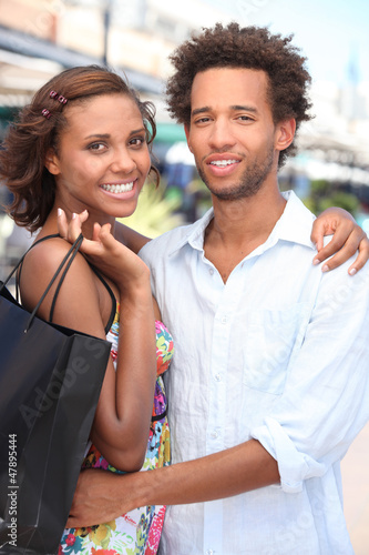 Photo: Couple shopping together Couple shopping together