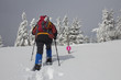 Schneeschuhwanderin auf dem Schneeschuh-Trail