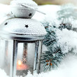 lanterna con neve