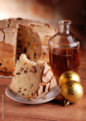 Photo: panettone artigianale con glassa alle nocciole panettone artigianale con glassa alle nocciole