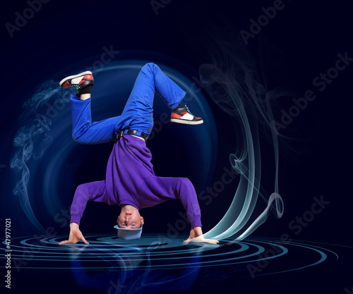 Photo: Modern style dancer Modern style dancer