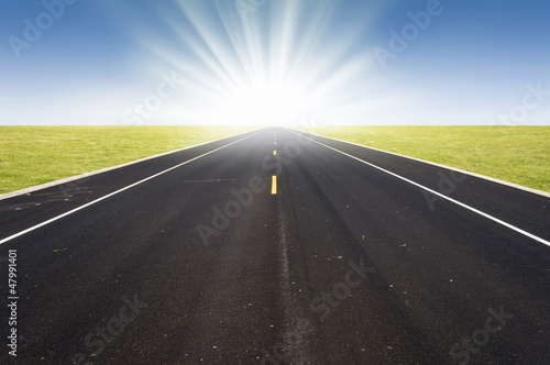 Illustration: Route et soleil Route et soleil