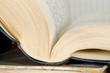 sehr altes offenes Buch