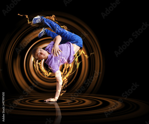 Photo: Modern style dancer Modern style dancer