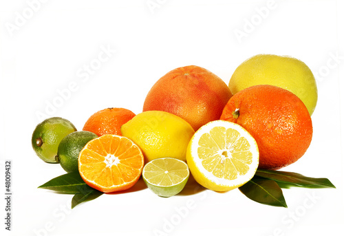 Photo: Zitrusfrüchte freigestellt Zitrusfrüchte freigestellt