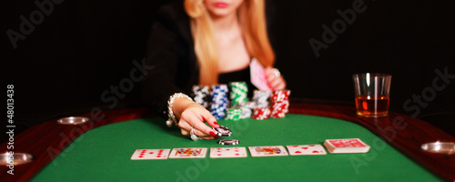 Photo: Lady am Pokertisch Lady am Pokertisch