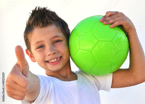 Photo: Kind mit Ball Kind mit Ball