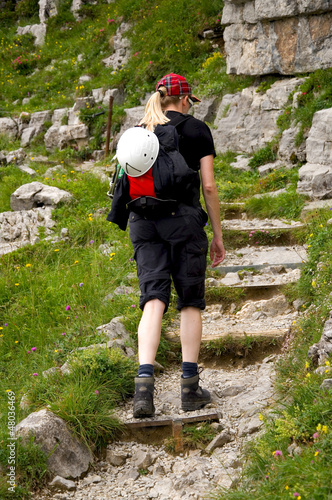Photo: Wanderin in den Alpen Wanderin in den Alpen