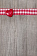 Foto: Ein rotes Herz als Karte zu Valentin Ein rotes Herz als Karte zu Valentin