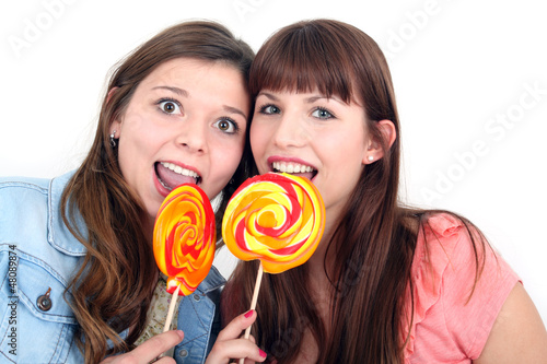 Photo: Teenager beim naschen Teenager beim naschen
