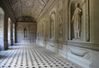 Foto: Grisaillen in Wandelhalle eines Schlosses / Burgund, Frankreich Grisaillen in Wandelhalle eines Schlosses / Burgund, Frankreich