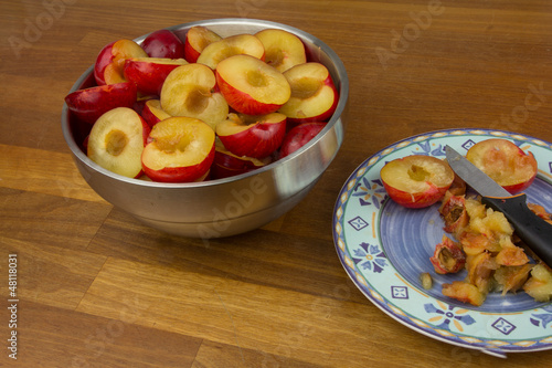 Photo: Halfed and stoned plums Halfed and stoned plums