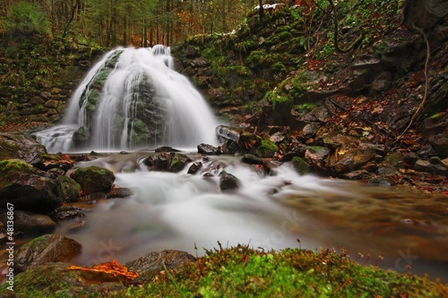Photo: Wasserfall im Herbst Wasserfall im Herbst