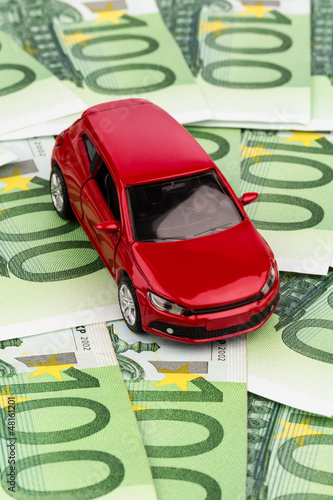 Photo: Auto auf Euroscheinen Auto auf Euroscheinen