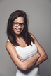 Cooles Girl mit nerdy Brille