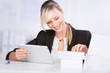 architektin mit tablet-pc