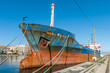 Vieux cargo à quai